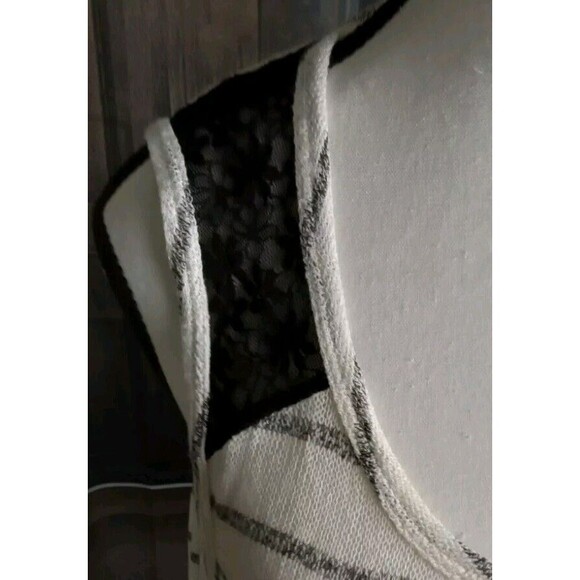 August Silk Blouse Size L Zip Back Lace White/Black NEW - Picture 3 of 13